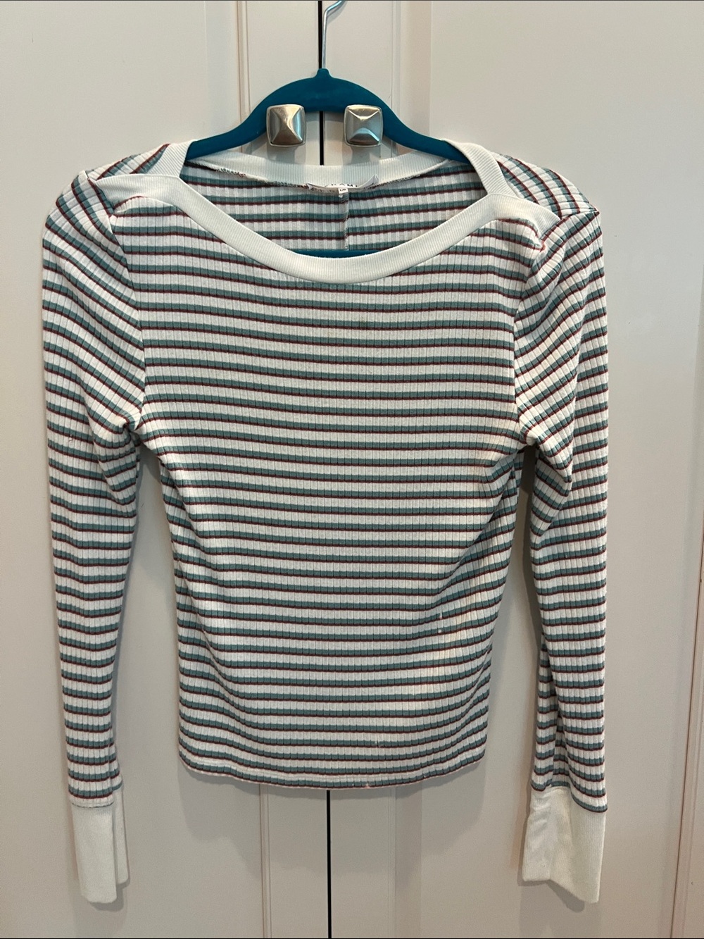Frame L Striped Long-Sleeve Rib Knit Top in White with Green & Brown Stripes😀